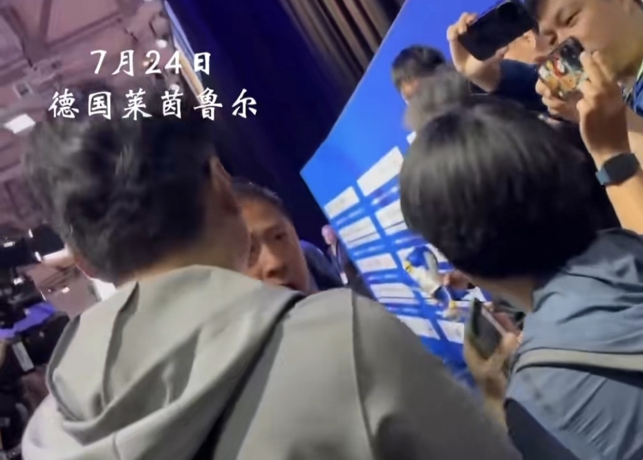 中国学生体, 中国代表团