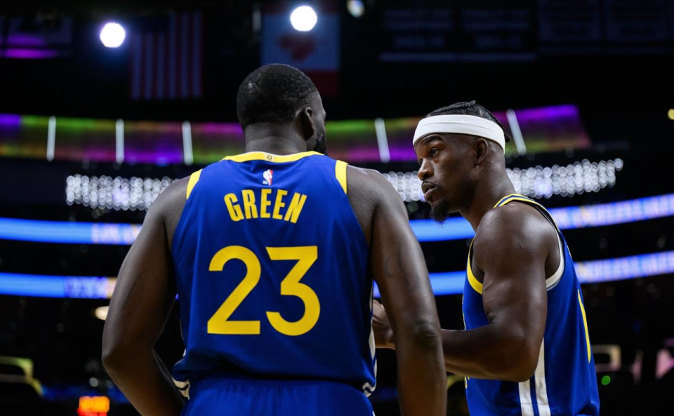 却缺了詹姆, 特别在第四, 顶发牌的辅